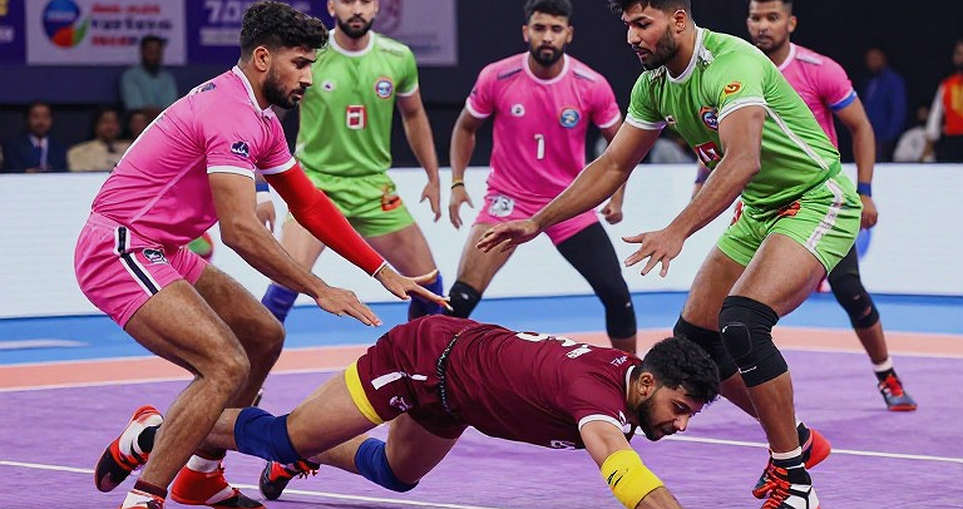अहमदाबाद में पहला दिन: अंकतालिका का जोड़ सही है, तस्वीर अभी अधूरी है